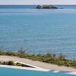 Luxurious Seafront 别墅 *