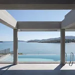 Luxurious Seafront 别墅
