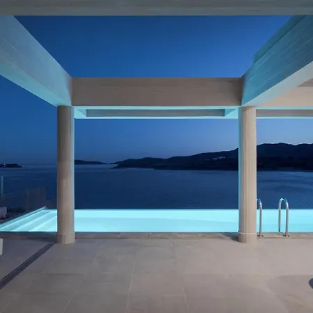 Luxurious Seafront