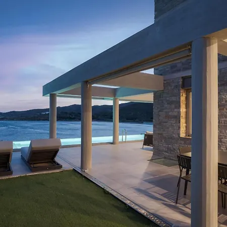 Villa Luxurious Seafront