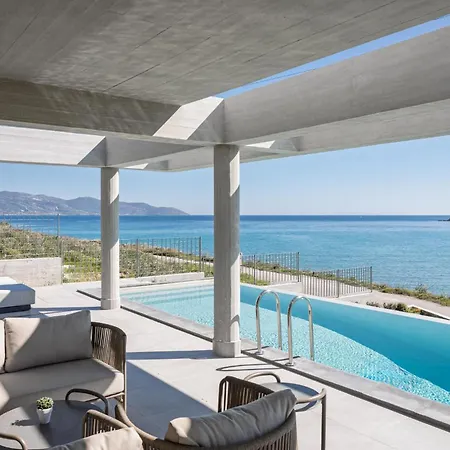 Luxurious Seafront *