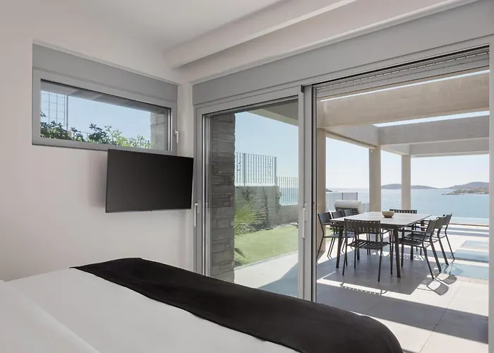Villa Luxurious Seafront Karystos (Evia)